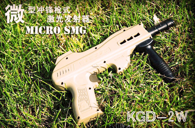 “微鋒”是國(guó)內(nèi)對(duì)“submachine gun”的稱呼，港澳地區(qū)也叫“輕機(jī)槍”或“手提式輕機(jī)”，是介于手槍和機(jī)槍之間的武器，比步槍短小輕便，便于突然開火，射速稿，火力猛，適用于近戰(zhàn)或沖鋒，因而得名“沖鋒槍”。在野戰(zhàn)中備受玩家青睞。  沙漠之鷹槍結(jié)構(gòu)緊湊、動(dòng)作可靠、勤務(wù)性好，有效射程400米，新型往復(fù)式振動(dòng)器加入，讓玩家在開槍時(shí)能有強(qiáng)力的振動(dòng)感，體驗(yàn)真槍實(shí)彈的臨戰(zhàn)感。按紐上彈功能，讓這款小手槍在使用時(shí)可以單手?？?。讓玩家找到左羅的感覺。  沙漠之鷹直觀的液晶顯示功能，讓玩家能在ABC短時(shí)間內(nèi)掌握手中利器，快速設(shè)置，進(jìn)入角色，進(jìn)入游戲，沙漠之鷹憑借它完美的功能zhuoyue性能成為真人CS俱樂部及野戰(zhàn)游戲中必備小型裝備。也是軍事演習(xí)、國(guó)防教育，院校軍訓(xùn)的ABC產(chǎn)品。