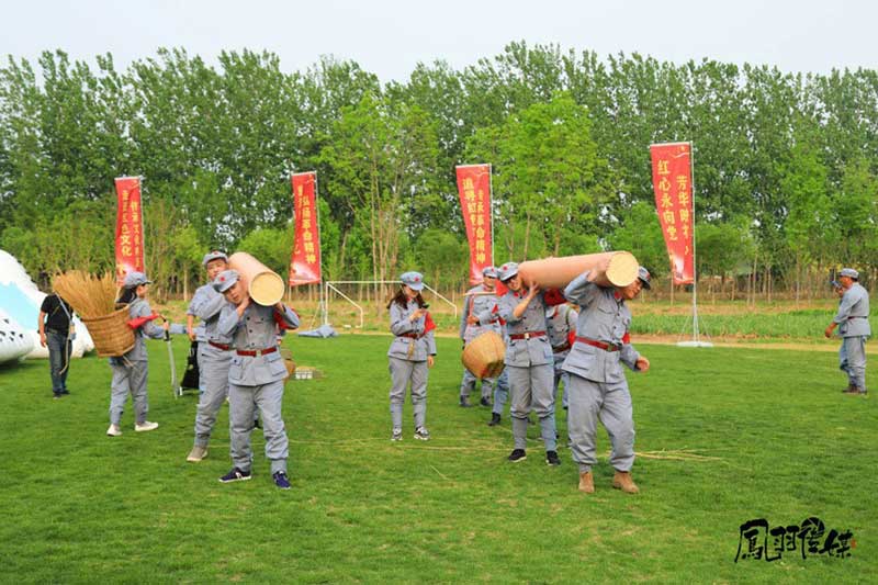 紅色運動會項目：運送圓木