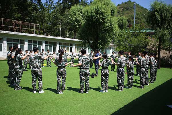 大學(xué)新生團(tuán)建活動新聞稿